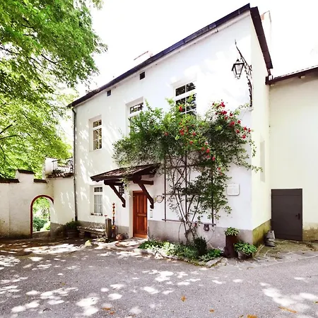 Castel Campan Kır Evi